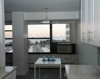 3410 N Lake Shore Drive - Photo Thumbnail 2