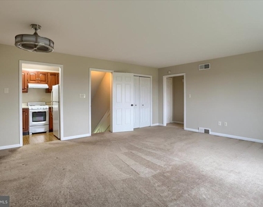 1515-a Woodcrest Cir - Photo Thumbnail 4