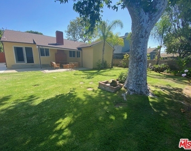 4307 Mentone Ave - Photo Thumbnail 2