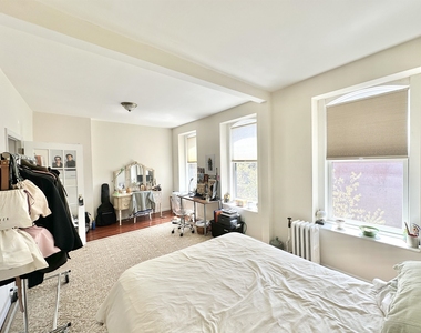 148 Mercer St - Photo Thumbnail 12