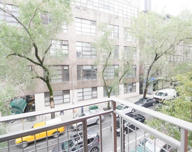 359 East 62nd Street - Photo Thumbnail 9