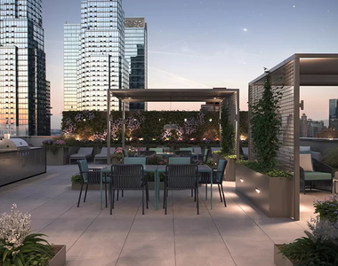 555 West 38th Street - Photo Thumbnail 6