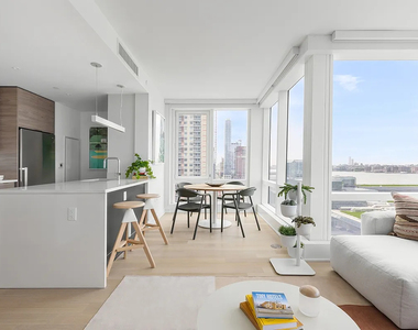 555 West 38th Street - Photo Thumbnail 12