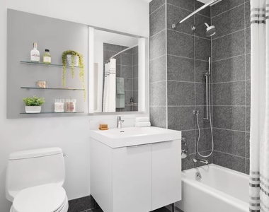555 West 38th Street - Photo Thumbnail 10