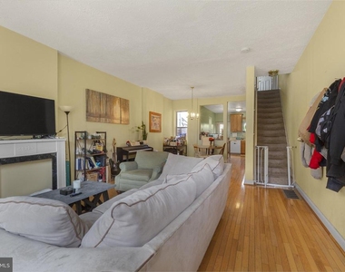 2231 Bainbridge St - Photo Thumbnail 1