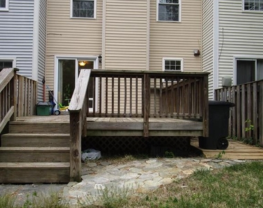 893 Bayridge Dr - Photo Thumbnail 20