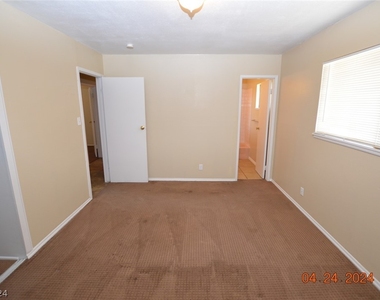 5817 Shawnee Avenue - Photo Thumbnail 10