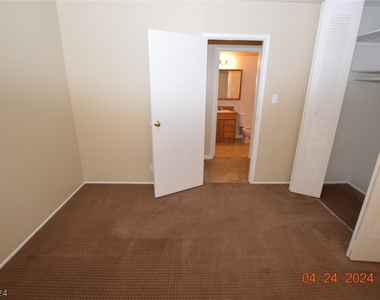 5817 Shawnee Avenue - Photo Thumbnail 15