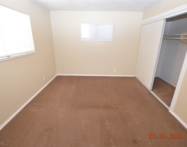 5817 Shawnee Avenue - Photo Thumbnail 9