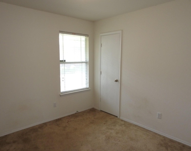 11305 Ashbrook Dr - Photo Thumbnail 11