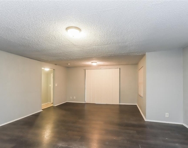 4202 E Henry Avenue - Photo Thumbnail 1