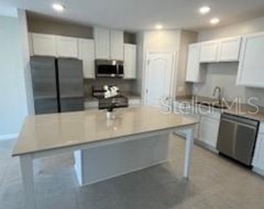 4121 Collegiate Boulevard - Photo Thumbnail 2