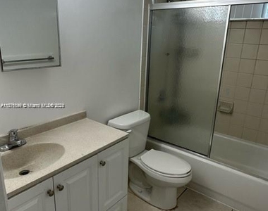 8216 Crespi Blvd - Photo Thumbnail 12