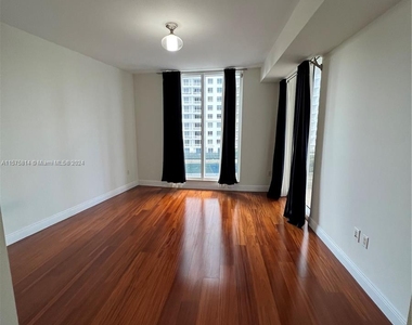 901 Brickell Key Blvd - Photo Thumbnail 11