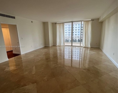 901 Brickell Key Blvd - Photo Thumbnail 8