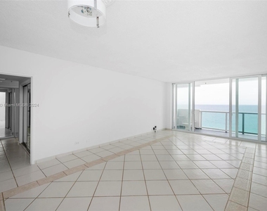 5601 Collins Ave - Photo Thumbnail 24