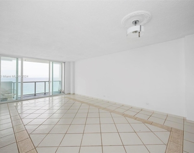 5601 Collins Ave - Photo Thumbnail 23