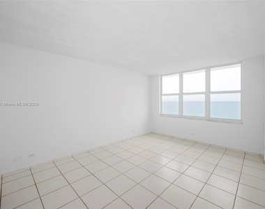 5601 Collins Ave - Photo Thumbnail 16