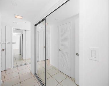 5601 Collins Ave - Photo Thumbnail 22