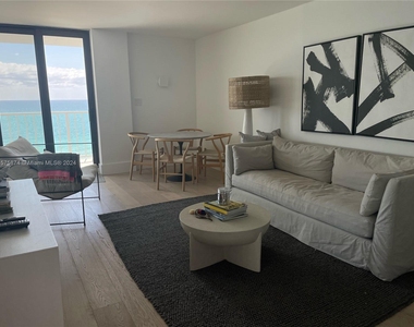 4301 Collins Ave - Photo Thumbnail 3