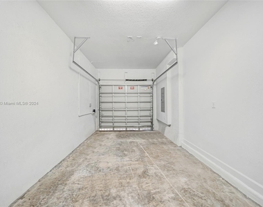 12942 Nw 23 Pl - Photo Thumbnail 8