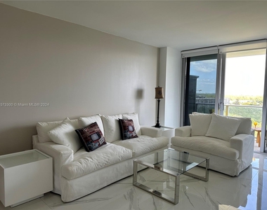 16385 N Biscayne Blvd - Photo Thumbnail 4