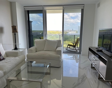 16385 N Biscayne Blvd - Photo Thumbnail 3