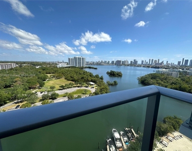 16385 N Biscayne Blvd - Photo Thumbnail 0