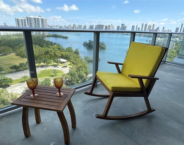 16385 N Biscayne Blvd - Photo Thumbnail 12