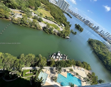 16385 N Biscayne Blvd - Photo Thumbnail 8