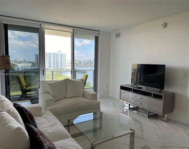 16385 N Biscayne Blvd - Photo Thumbnail 13