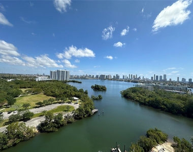 16385 N Biscayne Blvd - Photo Thumbnail 7