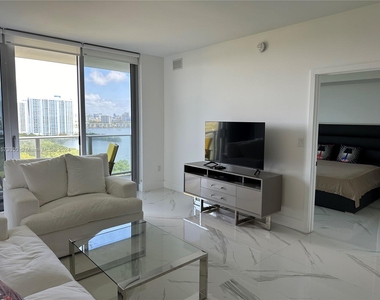 16385 N Biscayne Blvd - Photo Thumbnail 14