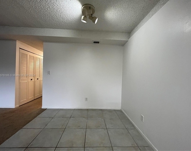 1325 S Flagler Ave - Photo Thumbnail 3