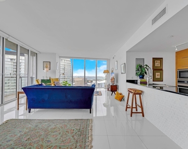 465 Brickell Ave - Photo Thumbnail 17