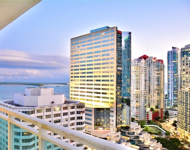 950 Brickell Bay - Photo Thumbnail 9