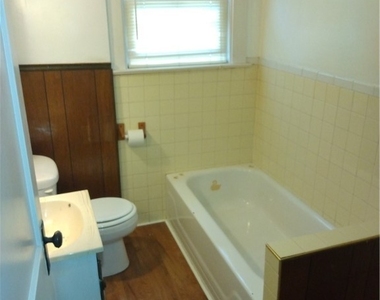 2624 Taylor Street - Photo Thumbnail 6