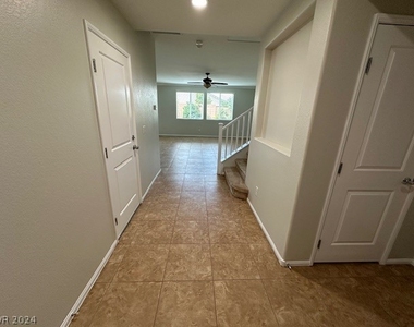 10738 Drake Ridge Avenue - Photo Thumbnail 1