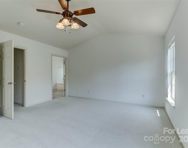 10705 Mountain Springs Drive - Photo Thumbnail 24