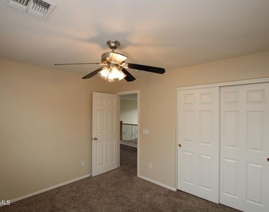 1713 E Beautiful Lane - Photo Thumbnail 15