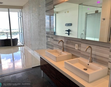 1100 Biscayne Blvd - Photo Thumbnail 12