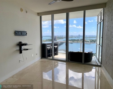 1100 Biscayne Blvd - Photo Thumbnail 10