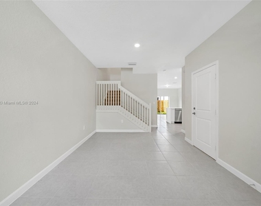 12942 Nw 23 Pl - Photo Thumbnail 3