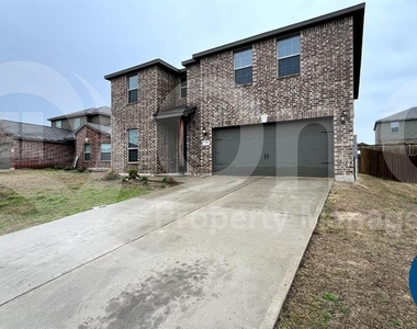 274 Moonstone Way - Photo Thumbnail 0