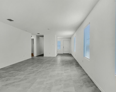 402 Harvest Street - Photo Thumbnail 17