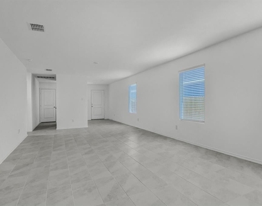 402 Harvest Street - Photo Thumbnail 18