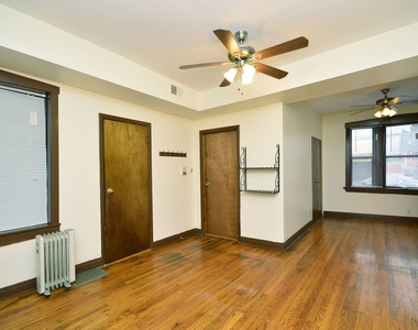 1403 W Diversey Parkway - Photo Thumbnail 4