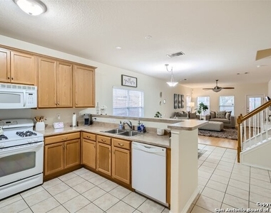 1007 Caprese Ln - Photo Thumbnail 3