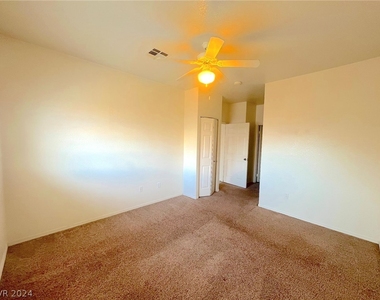 4730 E Craig Road - Photo Thumbnail 7