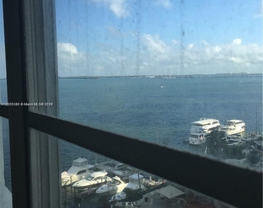 801 Brickell Bay Dr - Photo Thumbnail 0